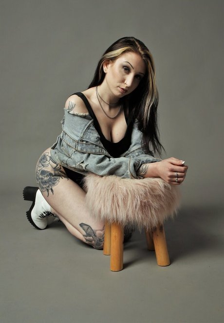 Morgan Adams art star images