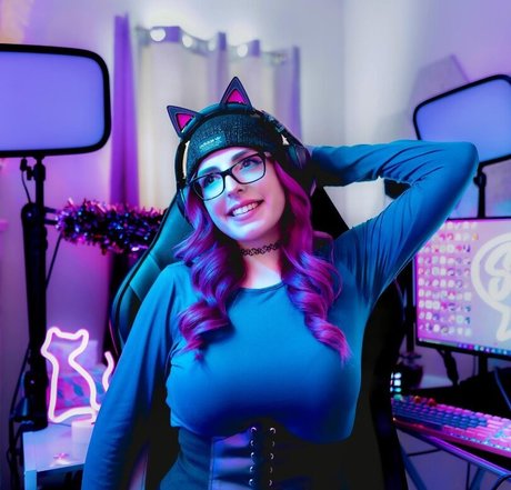 Simby model pornographic photo