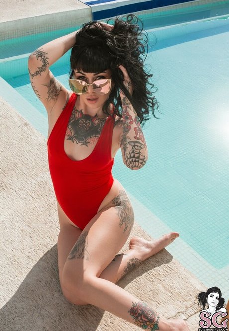 Arson nude star archive