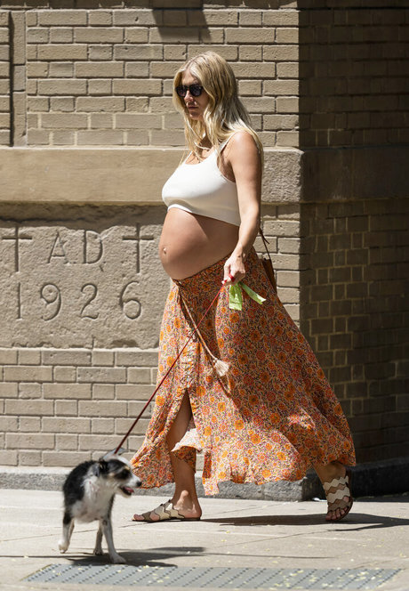 Taylor Neisen sexy actress picture