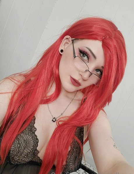 breadbren hot actress photos