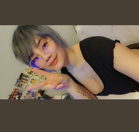 Marine beautiful actress pic