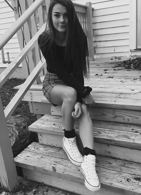 Aislynn Rose hd actress gallery