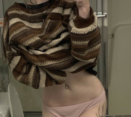 winni3thebunnie free model photo