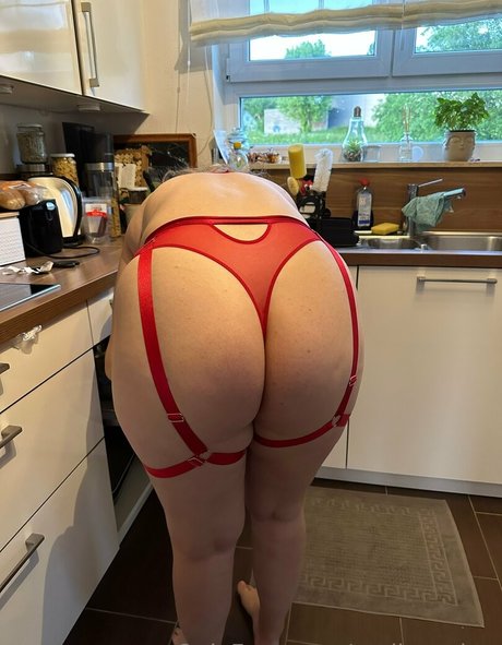 Molly Archer perfect pornstar pics