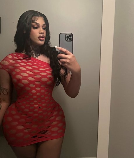 Suamuva sexy model picture