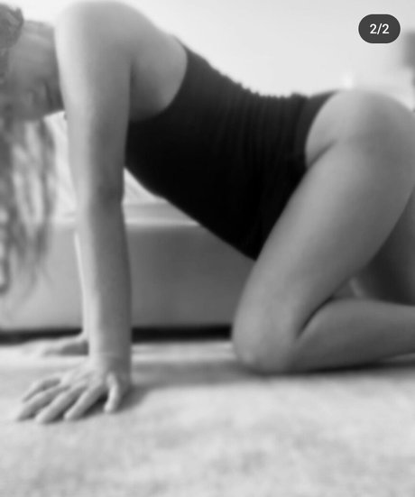 Moon Bloodgood adult actress img