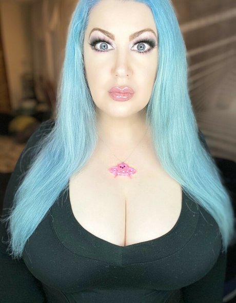 Goddess Zenova pretty actress archive