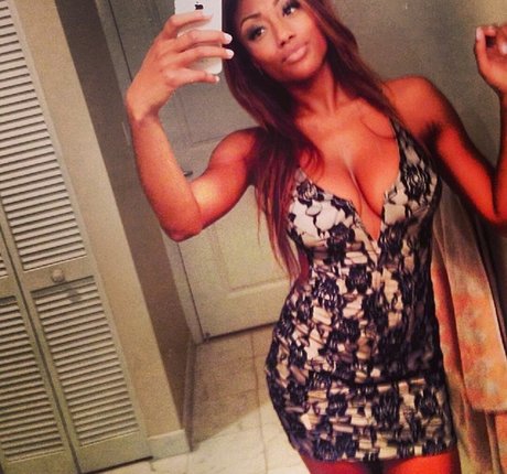 Vivi Panamera star free image