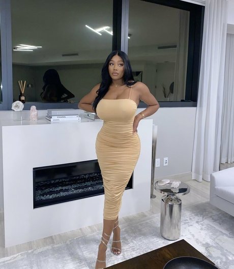 Vivi Panamera pornstar nudes photo