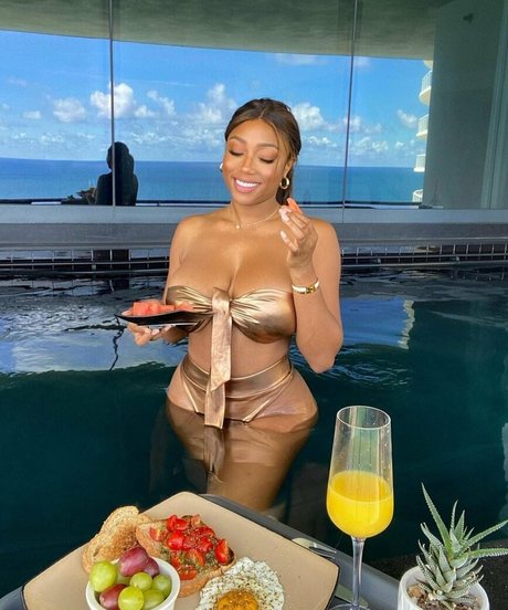 Vivi Panamera hd pornstar img