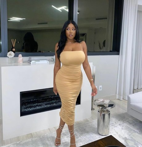 Vivi Panamera best actress galleries