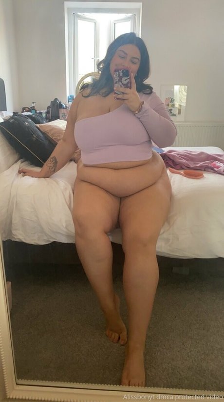 alissbonyt model naked picture