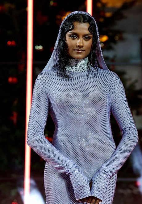 Simone Ashley star high quality image