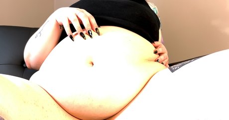 mommyglutton erotic model images