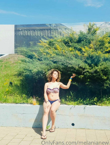 melanianew star exclusive images