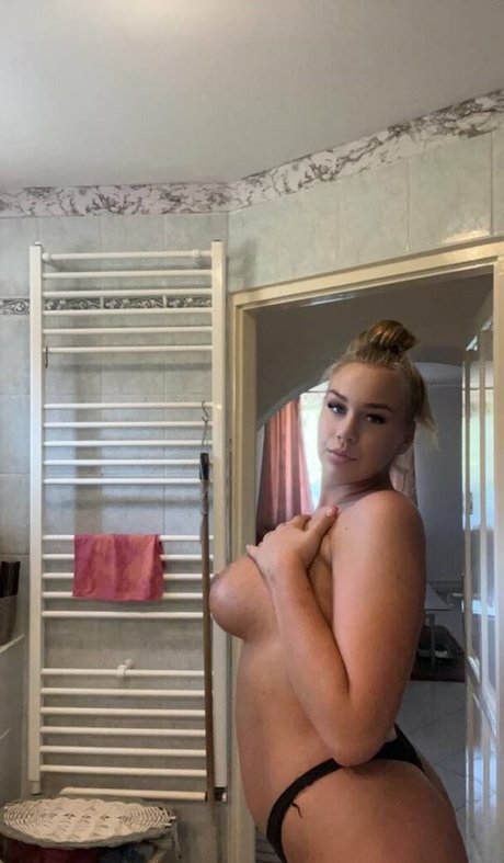 ava busty10 star nudes img