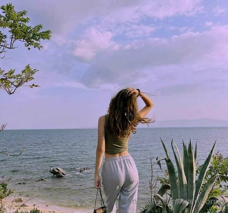 meryconlae free actress galleries