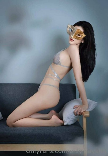 onlymayahh model nudes images