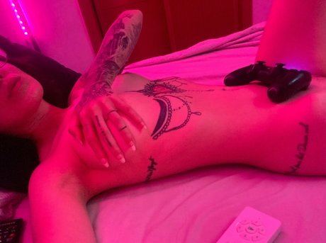 meewc18 nude pornstar archive