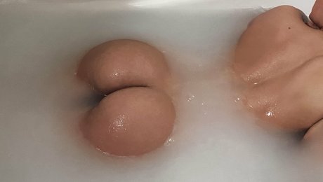 loyrifree hot actress picture