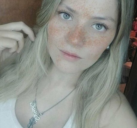 loyrifree pretty model pictures