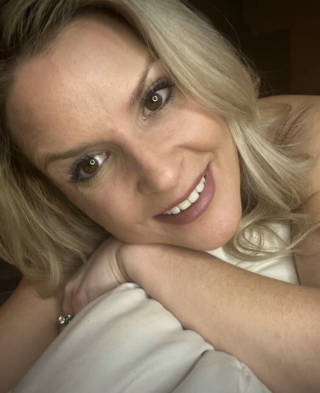 chubby blonde onlyfans naked photo