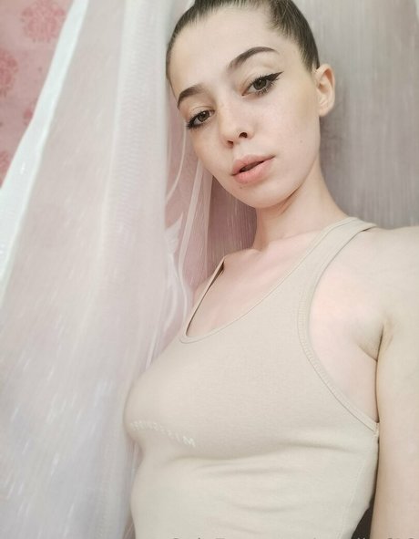 marikof18 pornstar top picture