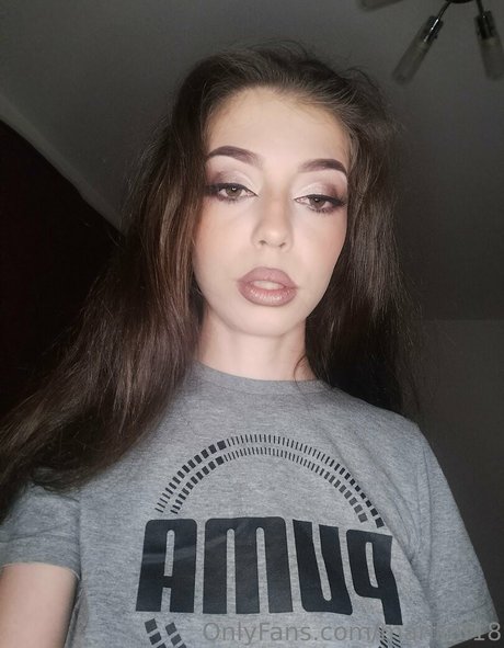 marikof18 pornstar naked photo