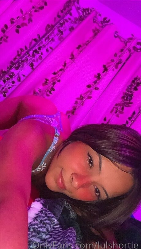 lulshortie hd model image