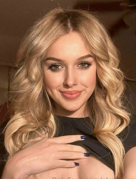 elsakroes pornstar adult gallery