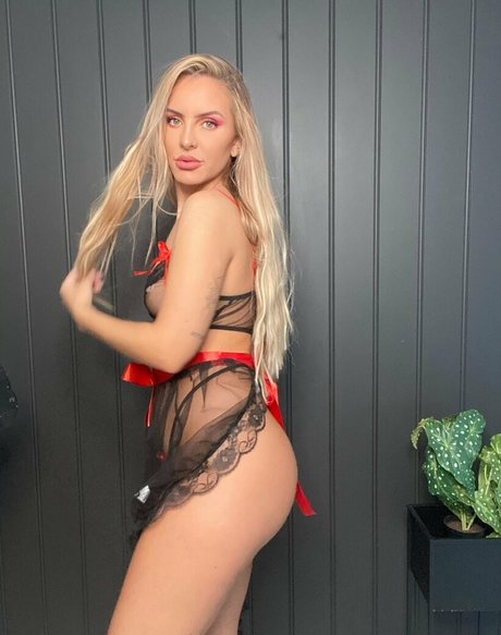 activate naked model pic