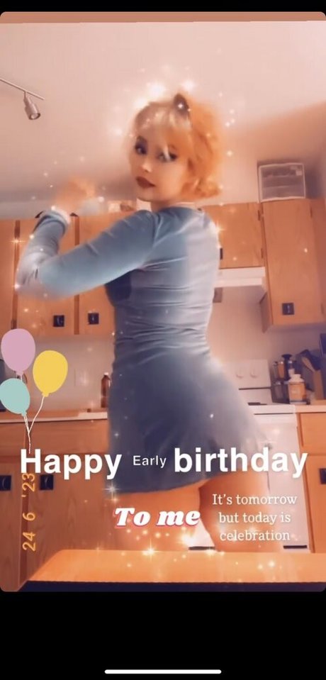 littleartsylillyy model picture