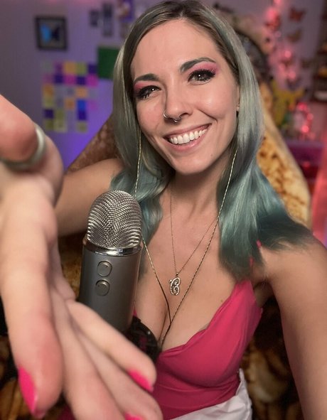 Christie Skylar pretty pornstar img