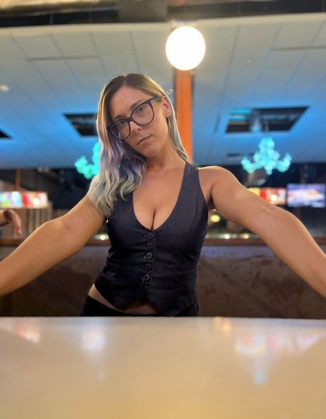 Christie Skylar beautiful star pics