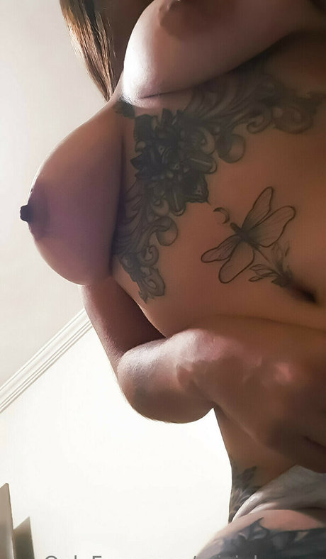 oficialagnes model adult pictures