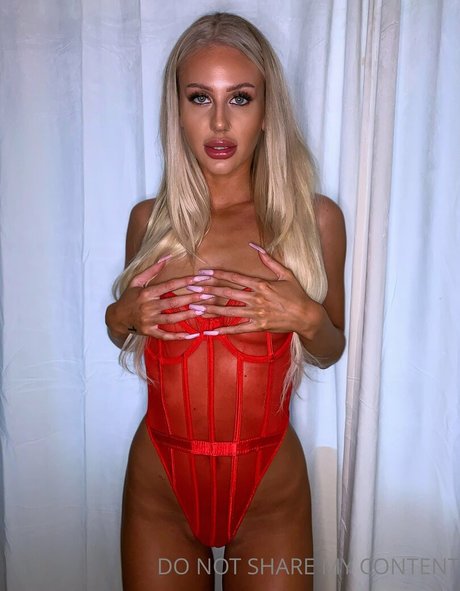 babyvicrose sexy model photo