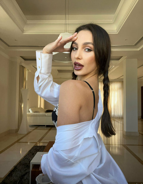 judy daiquiri pretty model photo