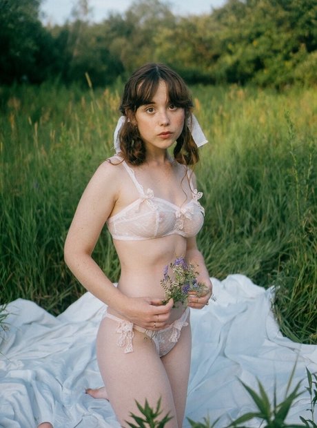 curvy lesbian onlyfans sexy naked photo