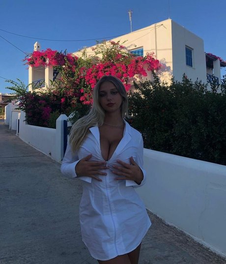 ellyy ann sex model pics