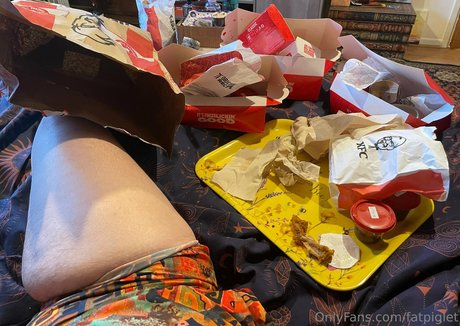 pr3ttyp1ggy erotic actress pictures