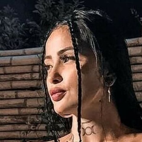 Julietta Gibson model top images