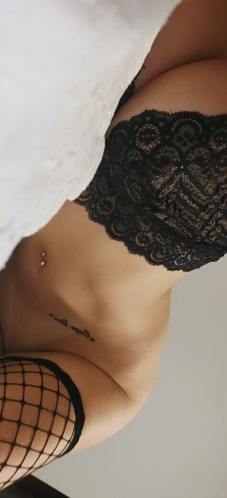 wnellafree pornographic model pics