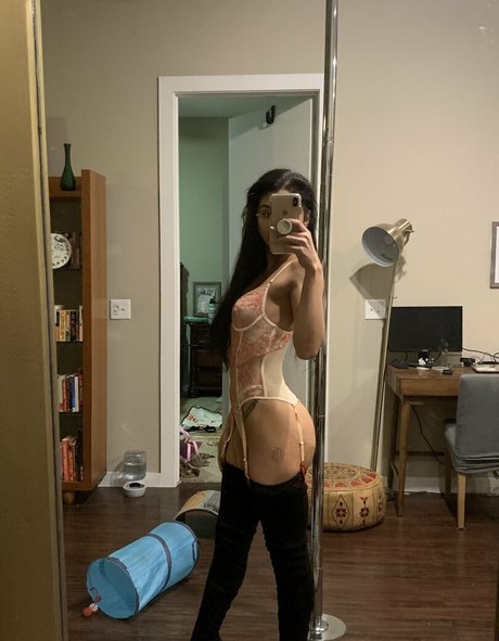 reversecowgrl69 beautiful model photo