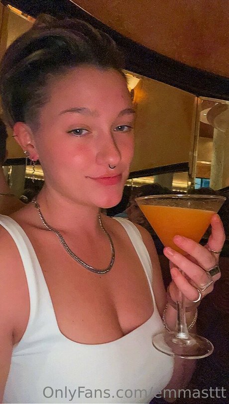 emmasttt best model pic