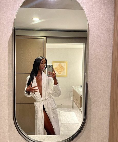 Luhmulaa model perfect picture