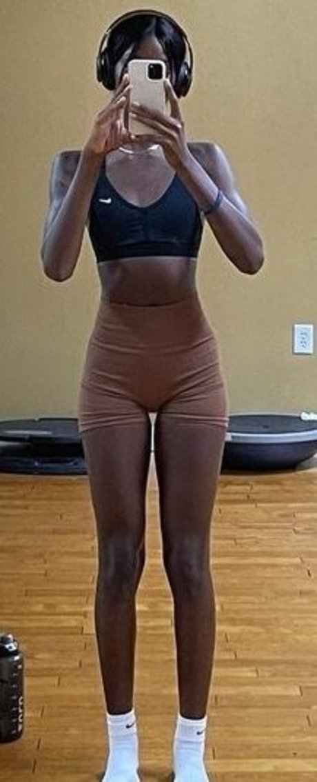 Luhmulaa model exclusive image