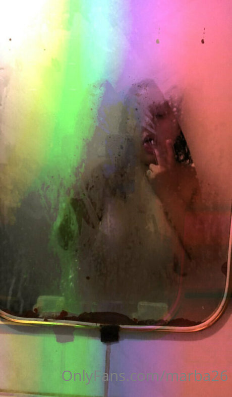 marba26 naked model img