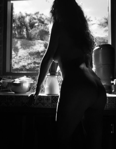 Venusdemim model hot galleries