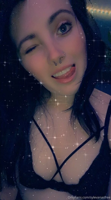 sylevanasfree hot actress img